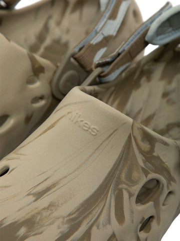 MARBLE CLOGS